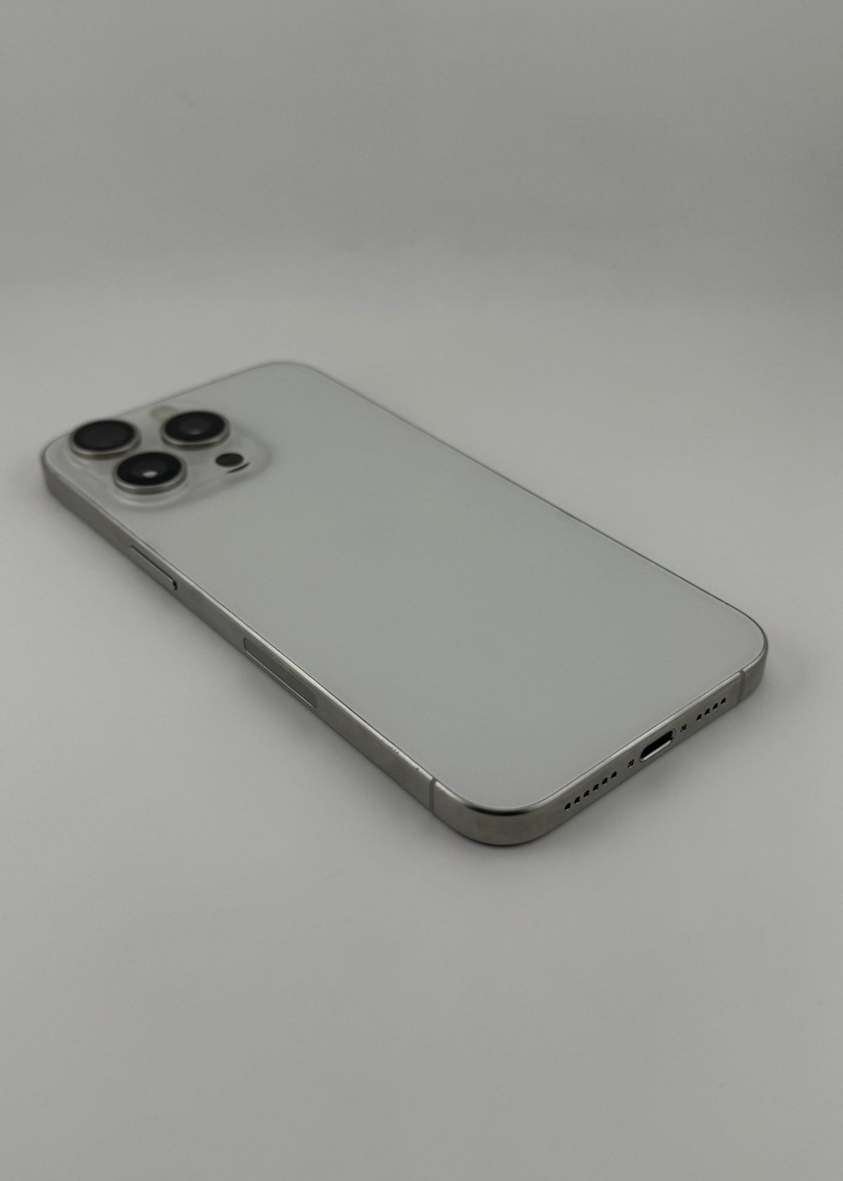 IPHONE 15 PRO MAX / BLANCO TITANIO / 512GB