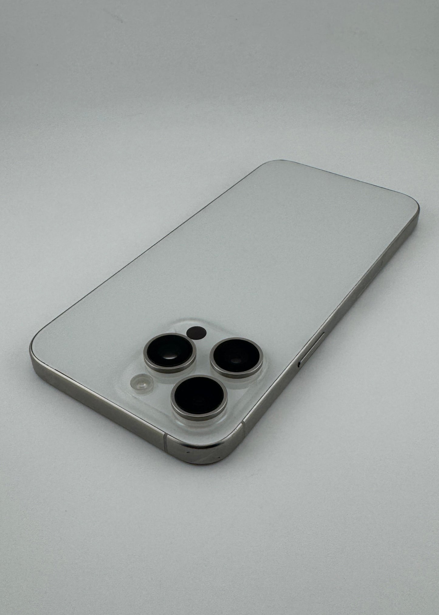 IPHONE 15 PRO MAX / BLANCO TITANIO / 512GB