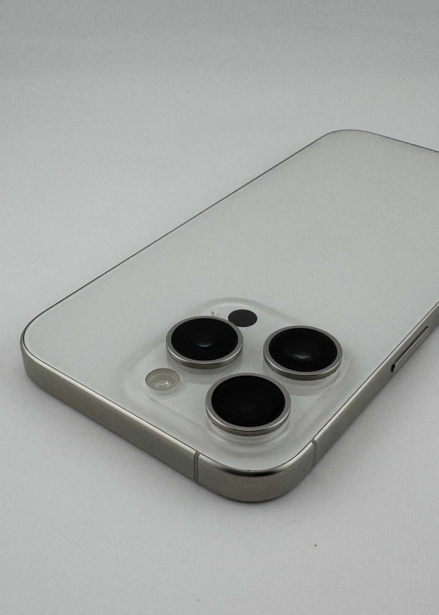IPHONE 15 PRO / BLANCO TITANIO / 256GB