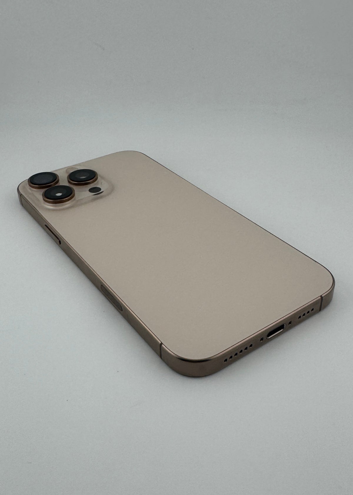 IPHONE 16 PRO MAX / DESIERTO TITANIO / 256GB