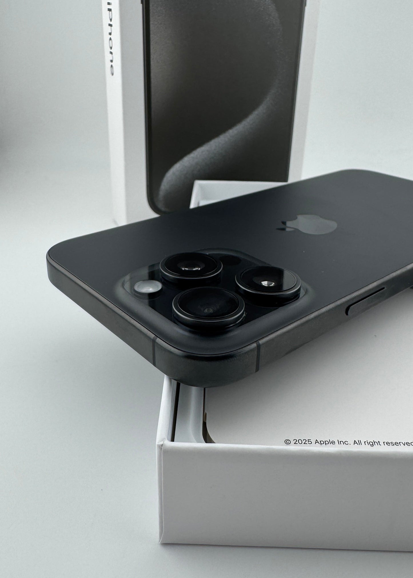 IPHONE 15 PRO MAX / NEGRO TITANIO / 512GB