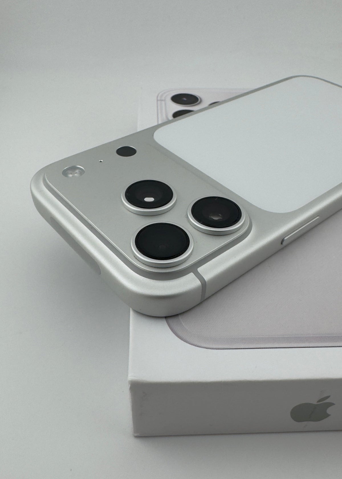 IPHONE 17 PRO / PLATA / 512GB