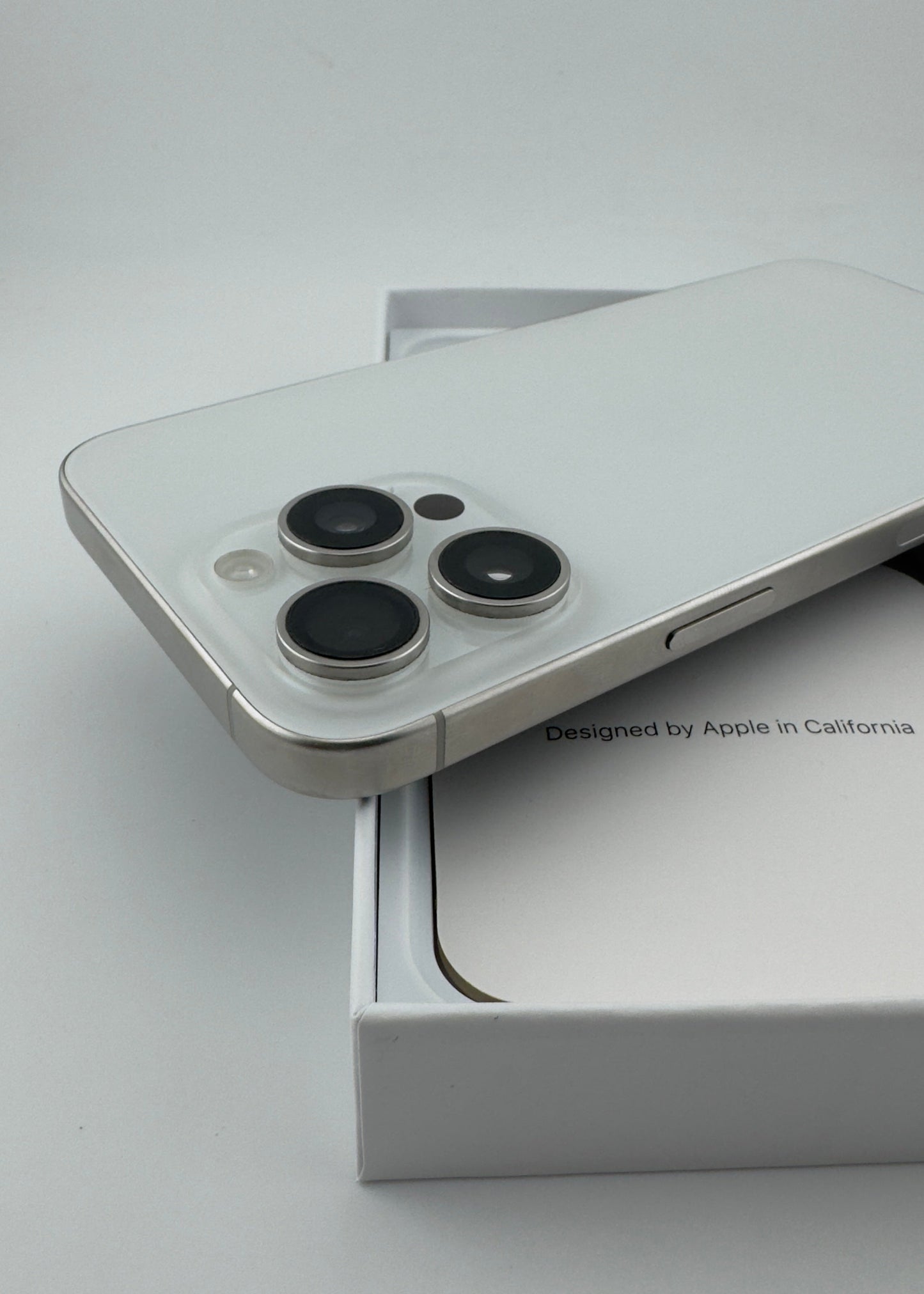 IPHONE 15 PRO MAX / BLANCO TITANIO / 512GB