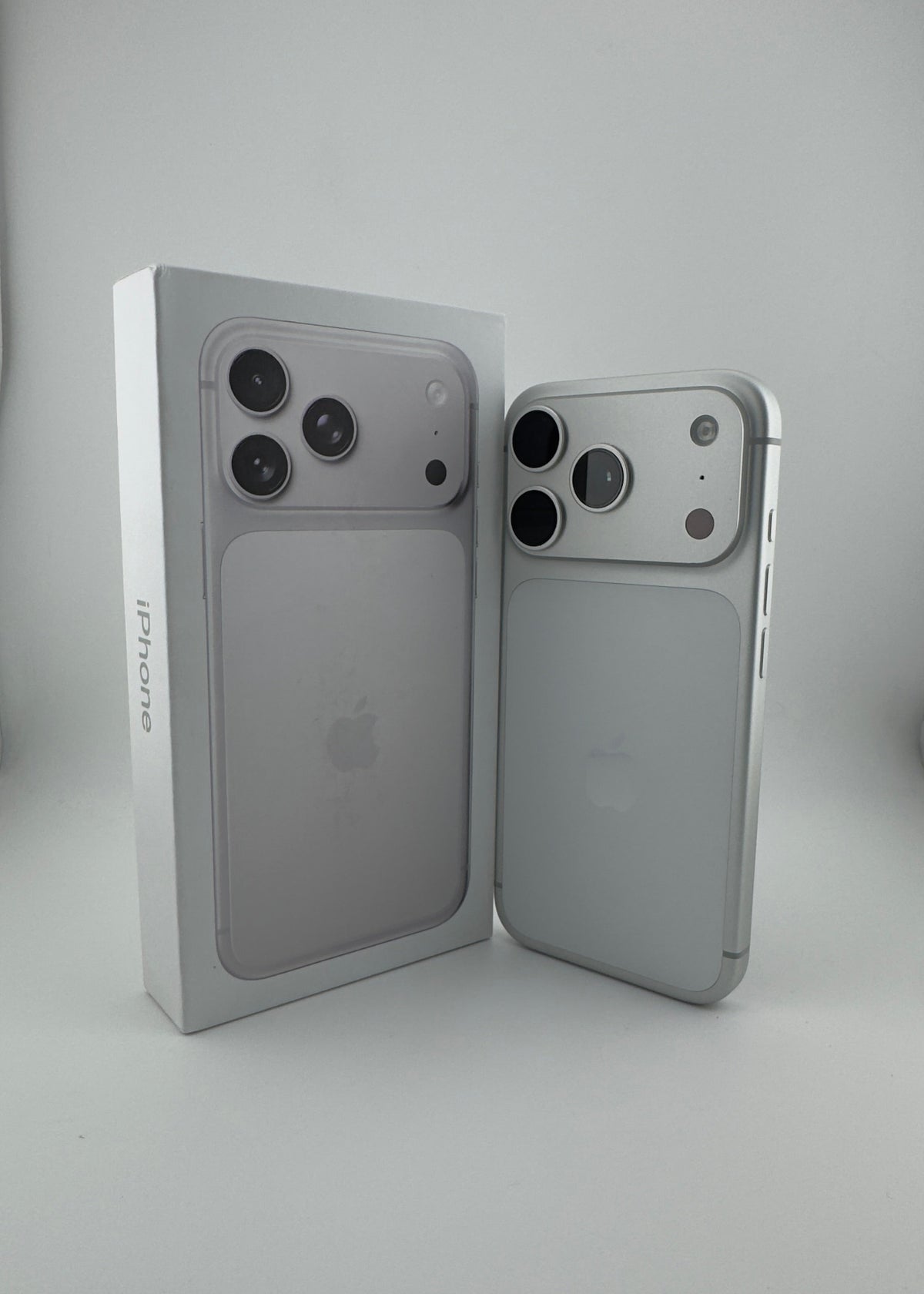 IPHONE 17 PRO / PLATA / 512GB