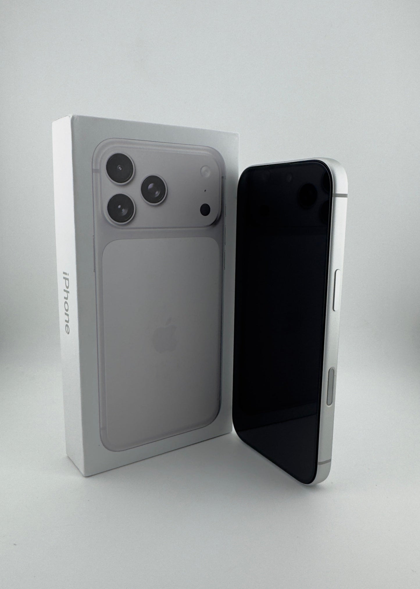 IPHONE 17 PRO / PLATA / 512GB