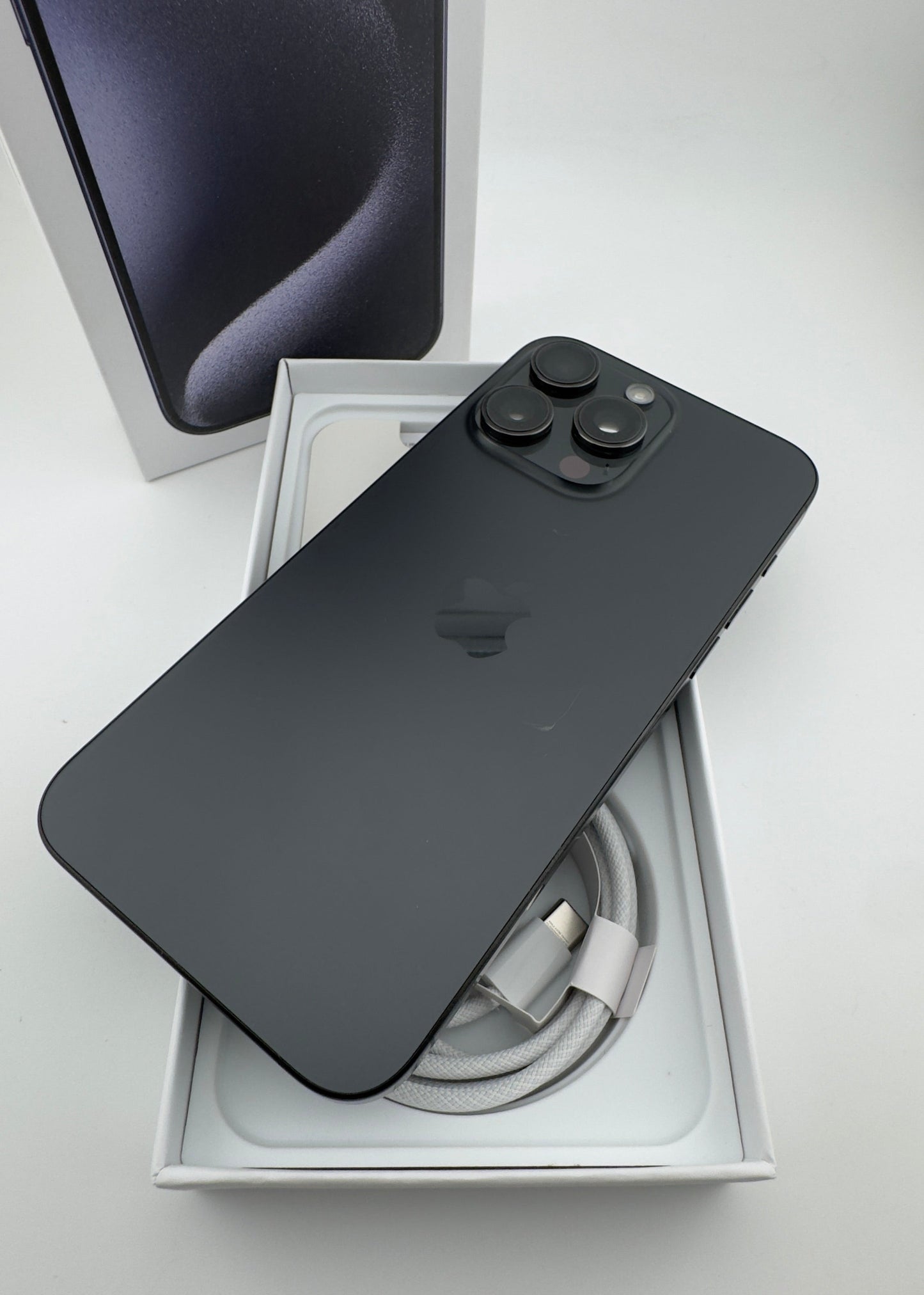 IPHONE 15 PRO MAX / NEGRO TITANIO / 512GB