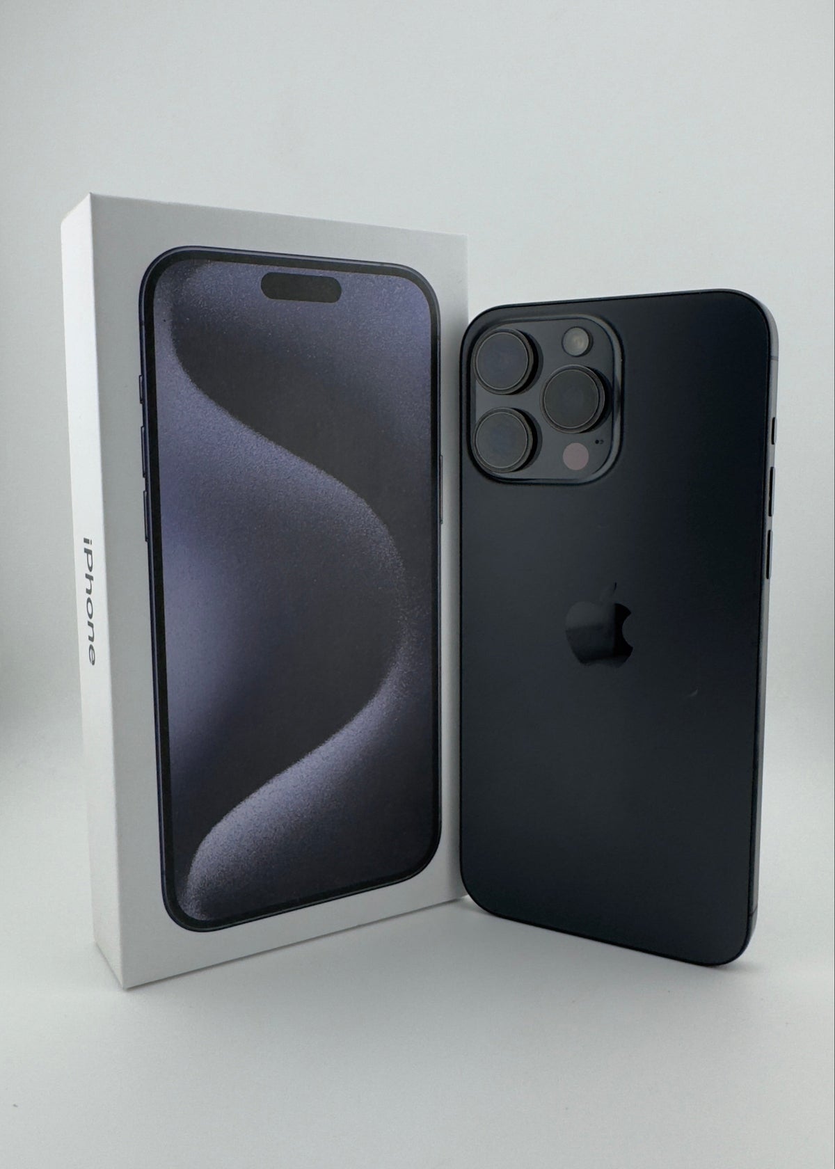 IPHONE 15 PRO MAX / NEGRO TITANIO / 512GB