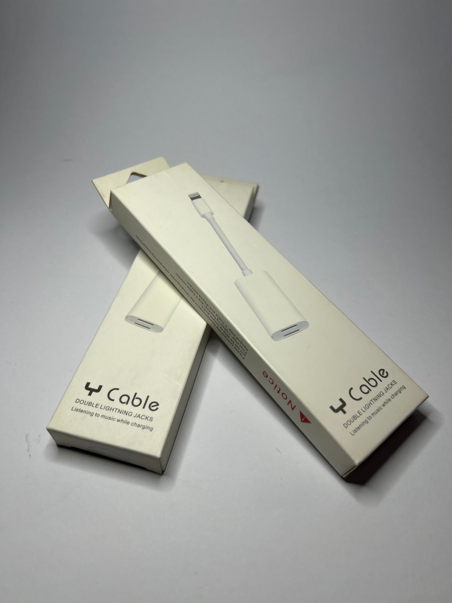 - ADAPTADOR DOBLE LIGHTNING.