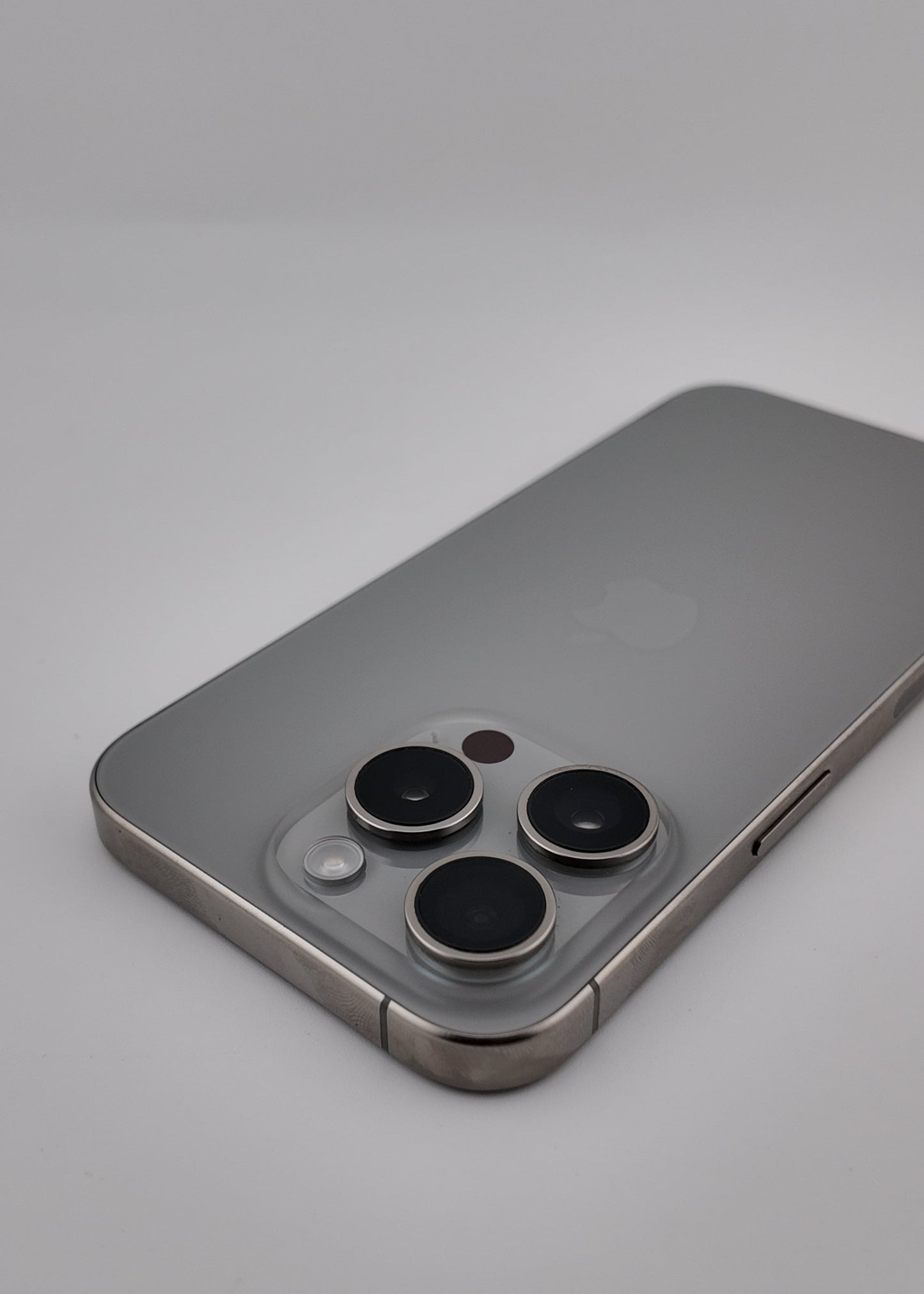 IPHONE 15 PRO / NATURAL TITANIO / 256GB