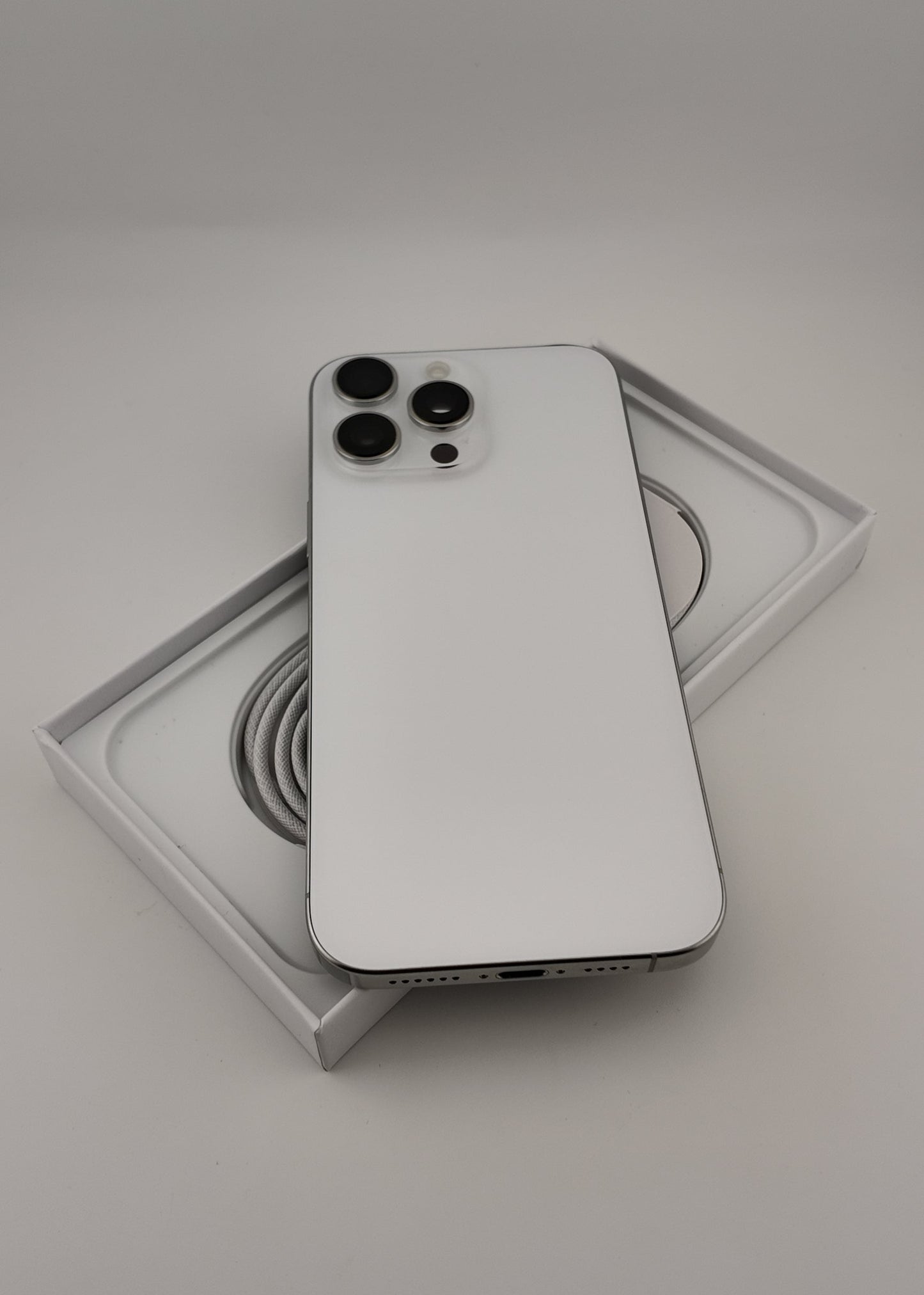 IPHONE 16 PRO MAX / BLANCO TITANIO / 256GB