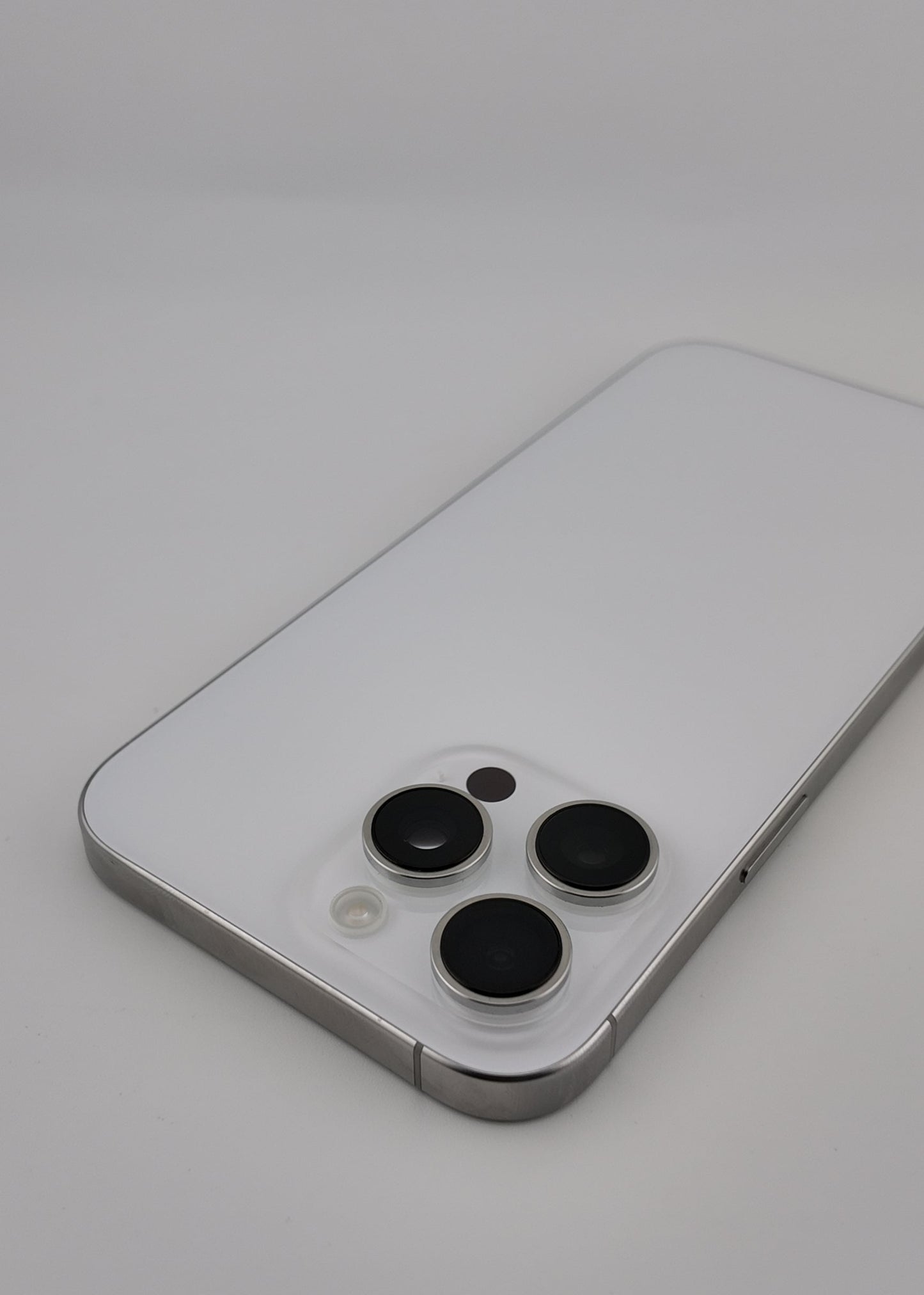 IPHONE 16 PRO MAX / BLANCO TITANIO / 256GB