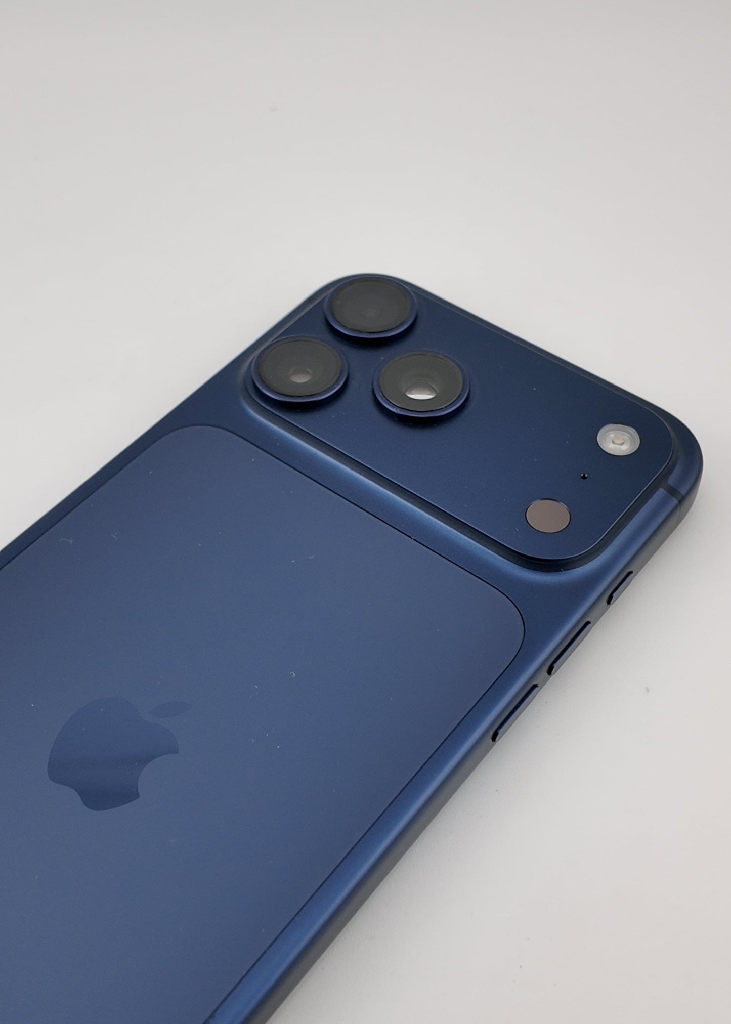 IPHONE 17 PRO MAX / AZUL INTENSO / 256GB