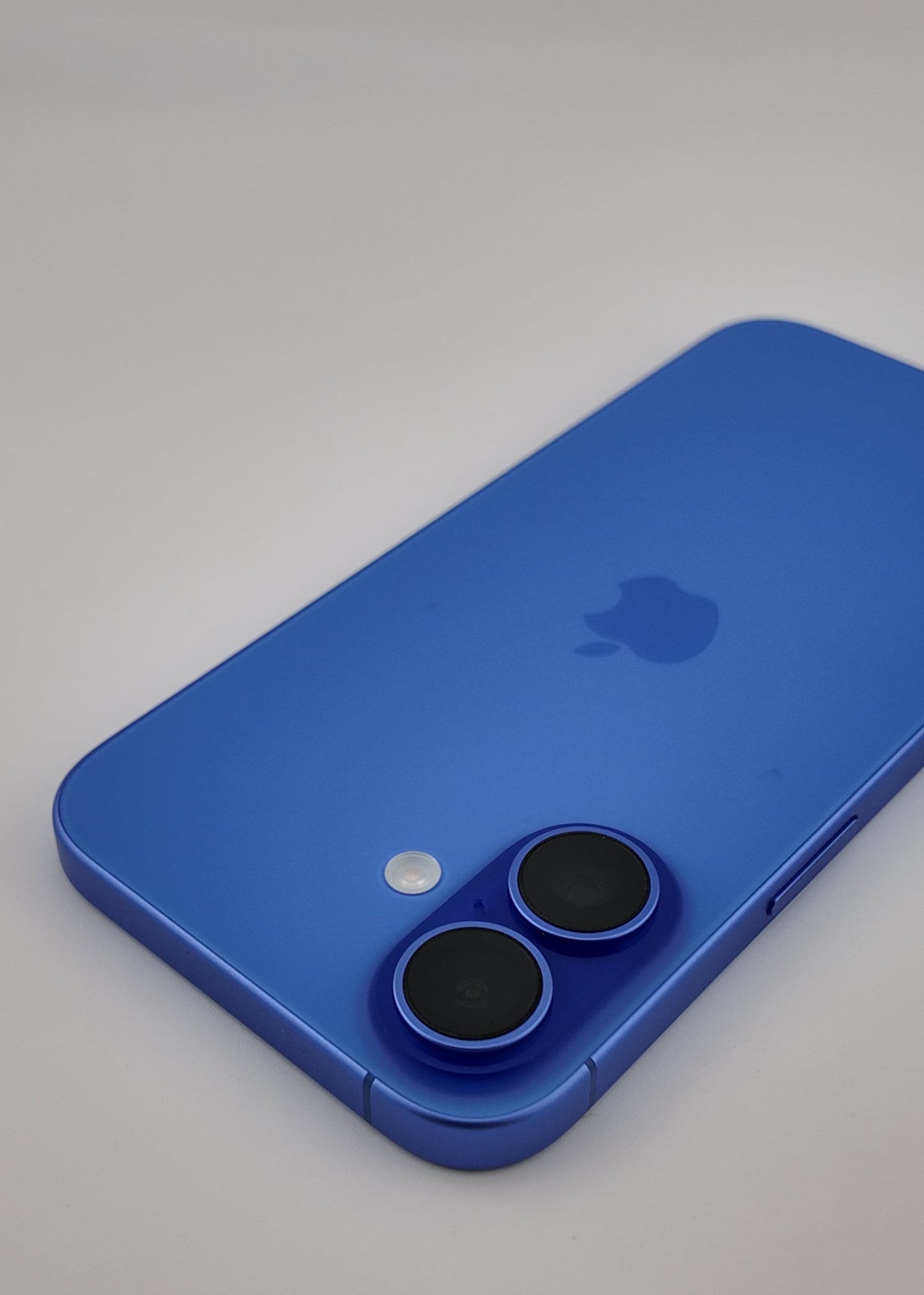 IPHONE 16 / ULTRAMARINO / 128 GB