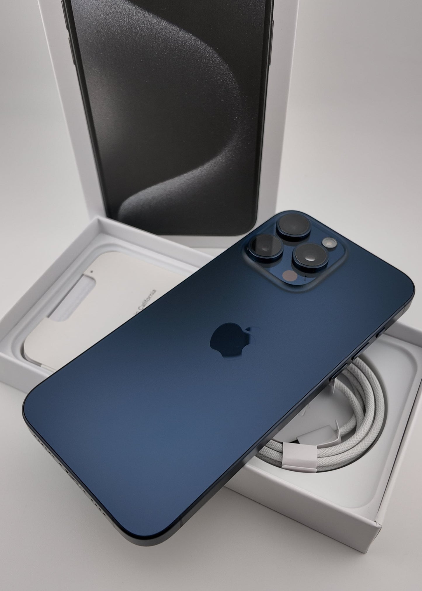 IPHONE 15 PRO MAX / AZUL TITANIO / 512 GB