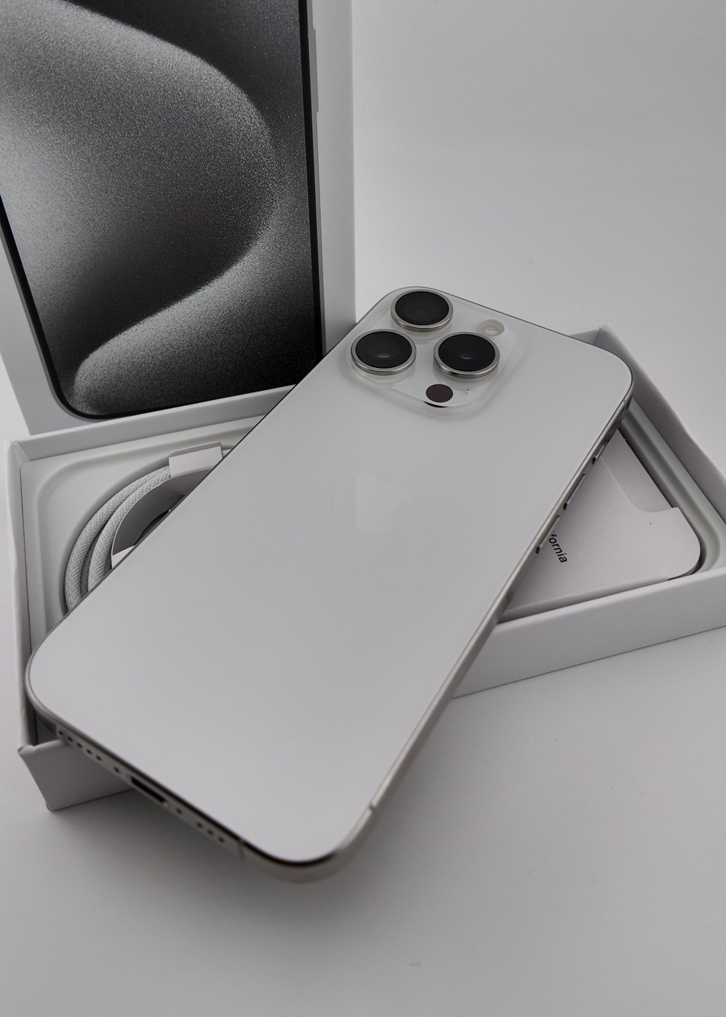 IPHONE 15 PRO / BLANCO TITANIO / 256GB