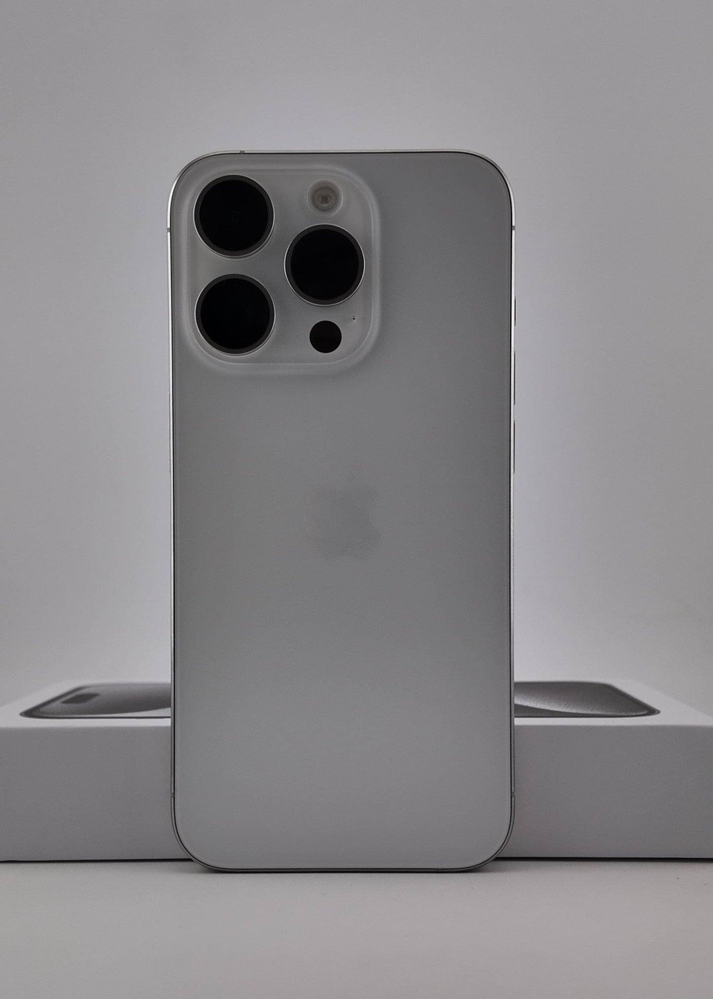 IPHONE 15 PRO / BLANCO TITANIO / 256GB