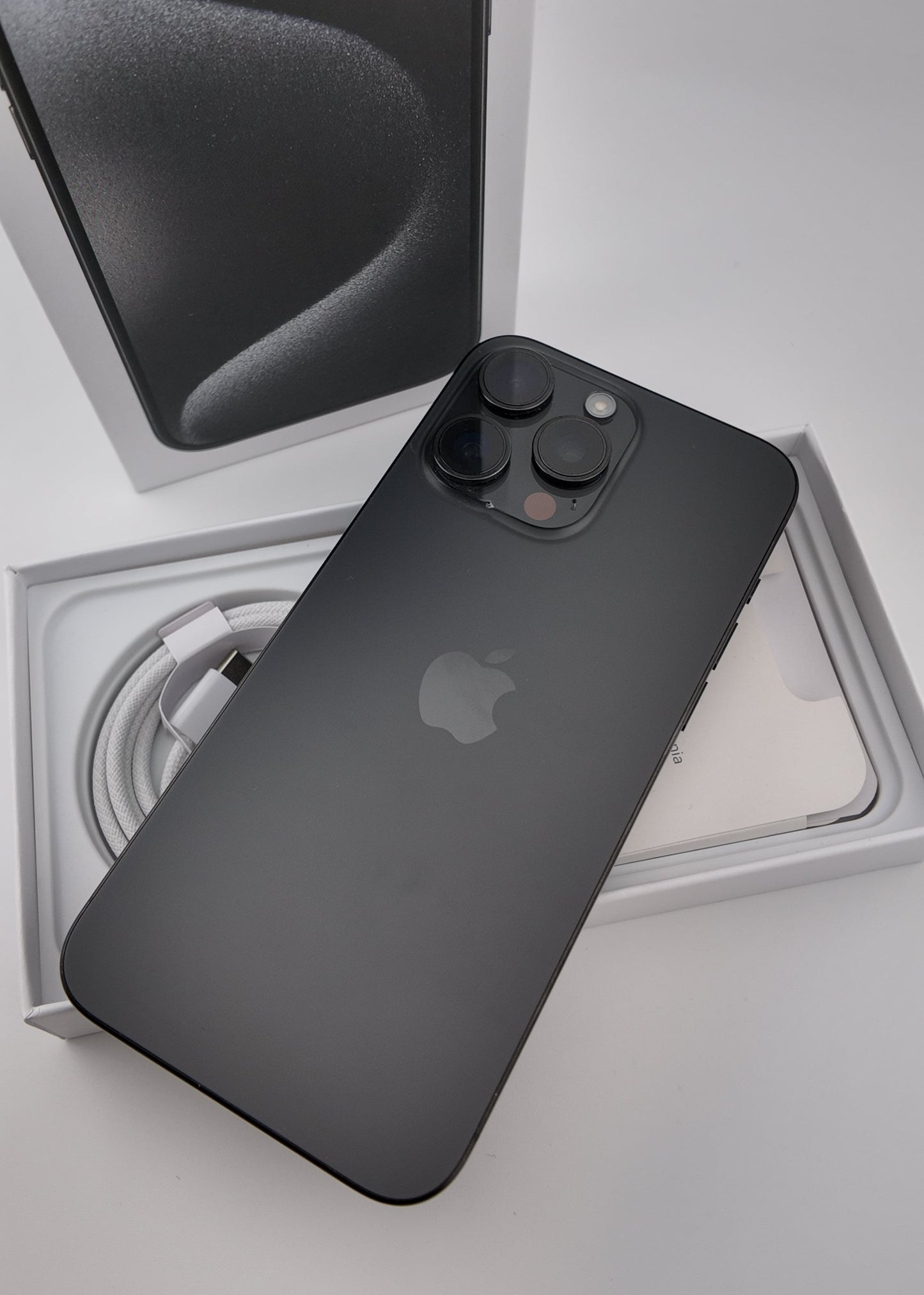 IPHONE 15 PRO MAX / NEGRO TITANIO / 512GB