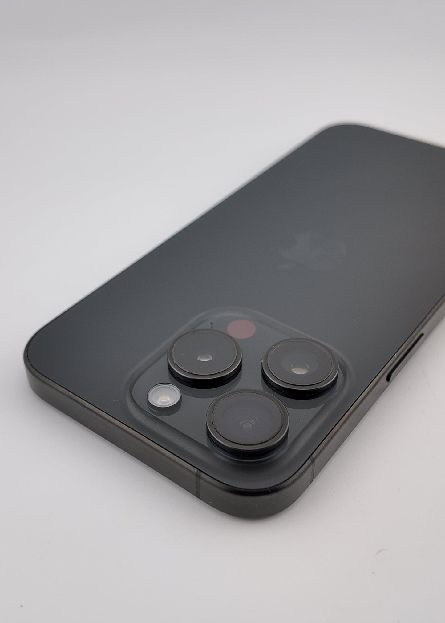 IPHONE 15 PRO / NEGRO TITANIO / 128GB