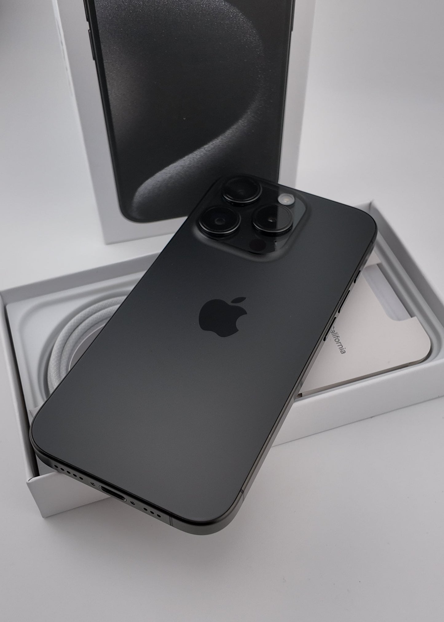 IPHONE 15 PRO / NEGRO TITANIO / 128GB