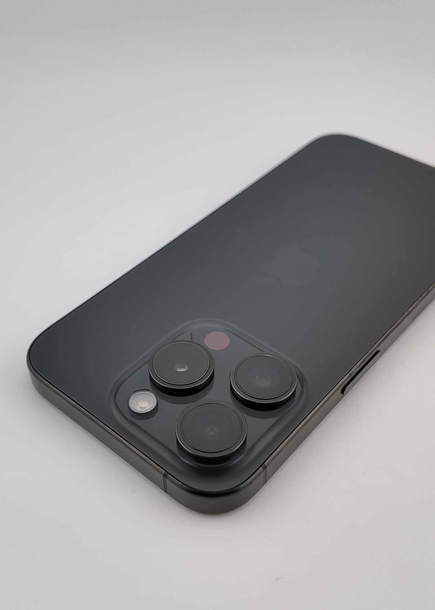 IPHONE 15 PRO / NEGRO TITANIO / 128GB