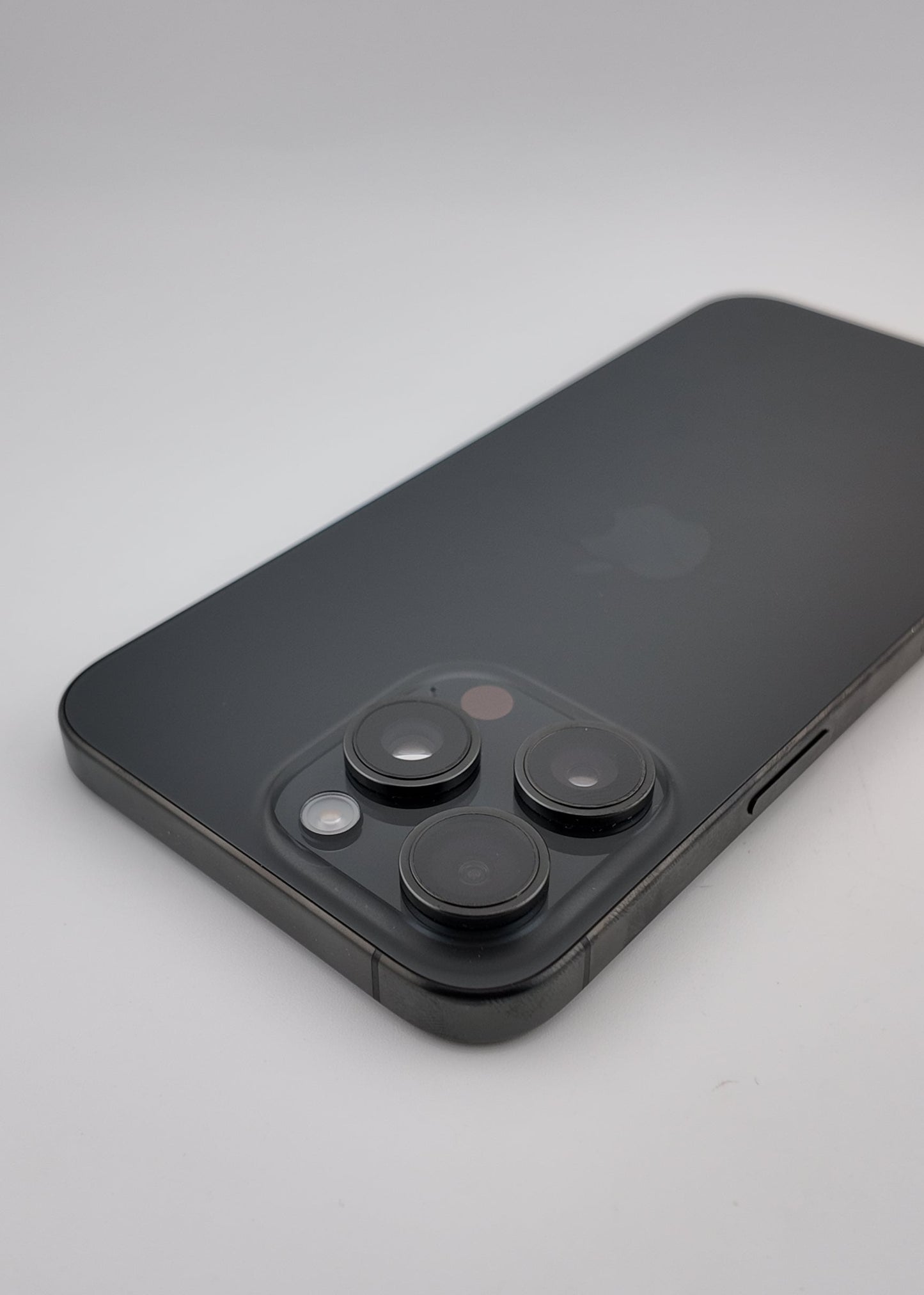 IPHONE 15 PRO MAX / NEGRO TITANIO / 512GB