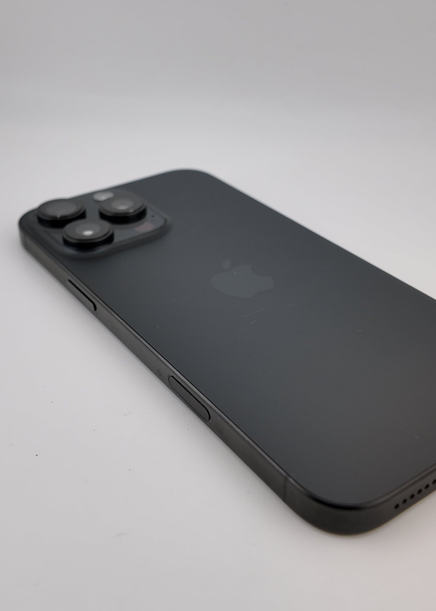 IPHONE 16 PRO MAX / NEGRO TITANIO / 256GB