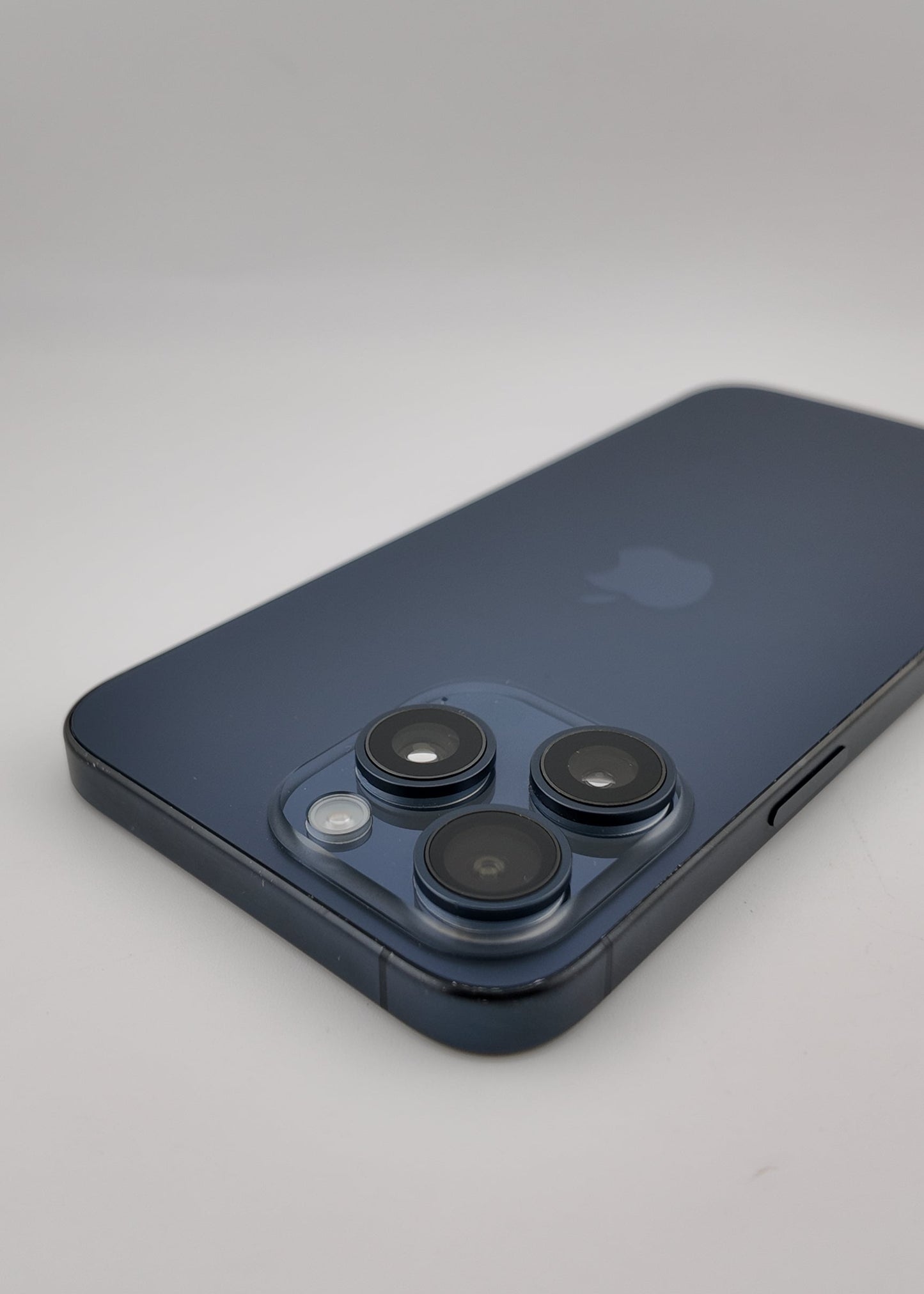 IPHONE 15 PRO MAX  / AZUL TITANIO / 256GB