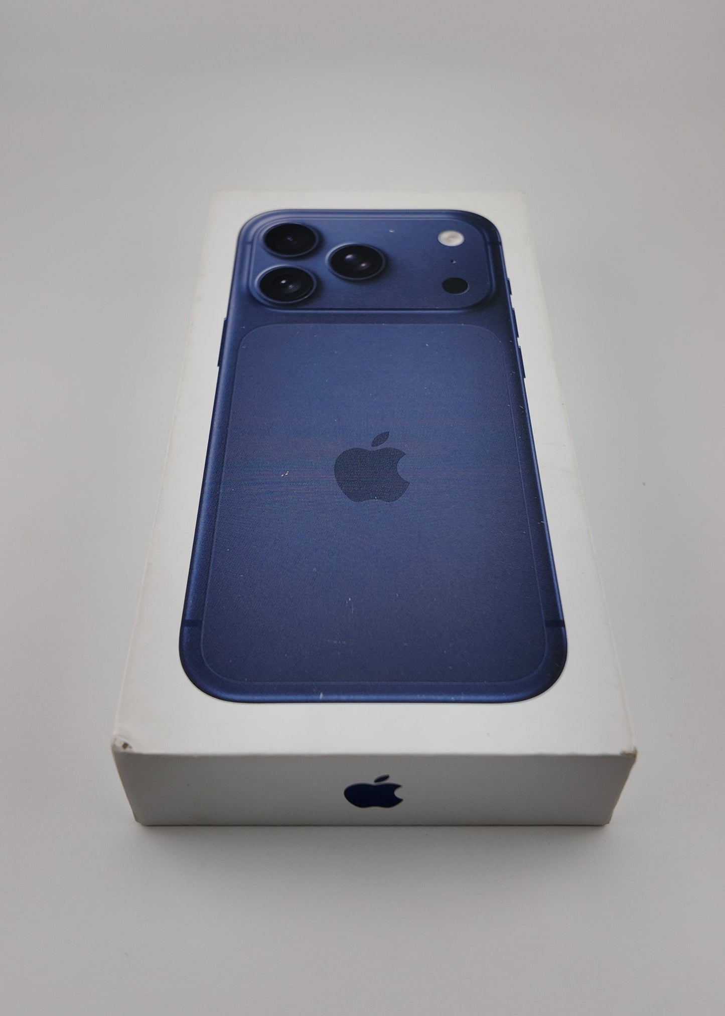 IPHONE 17 PRO / AZUL INTENSO / 256GB