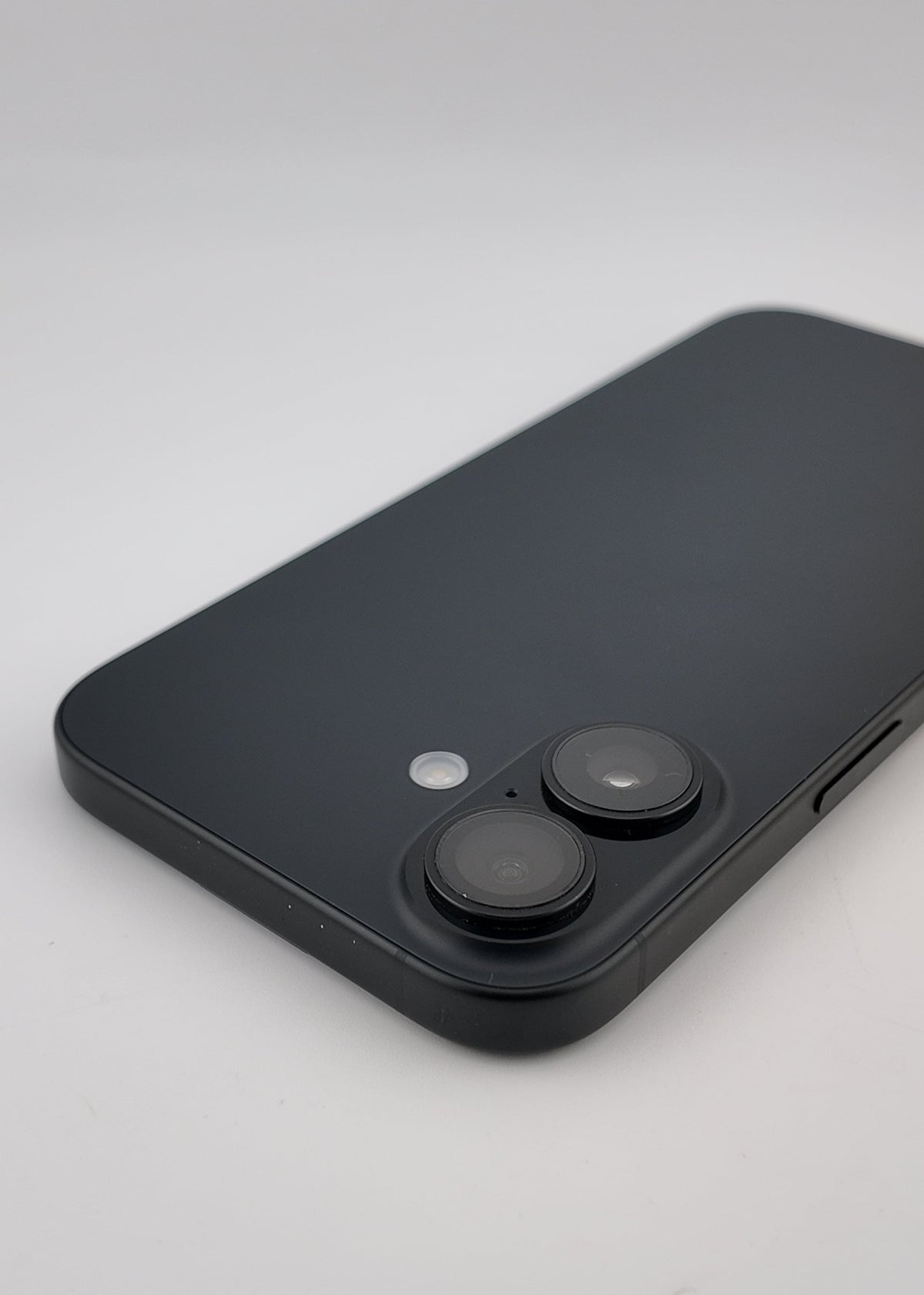 IPHONE 16 / NEGRO / 128GB