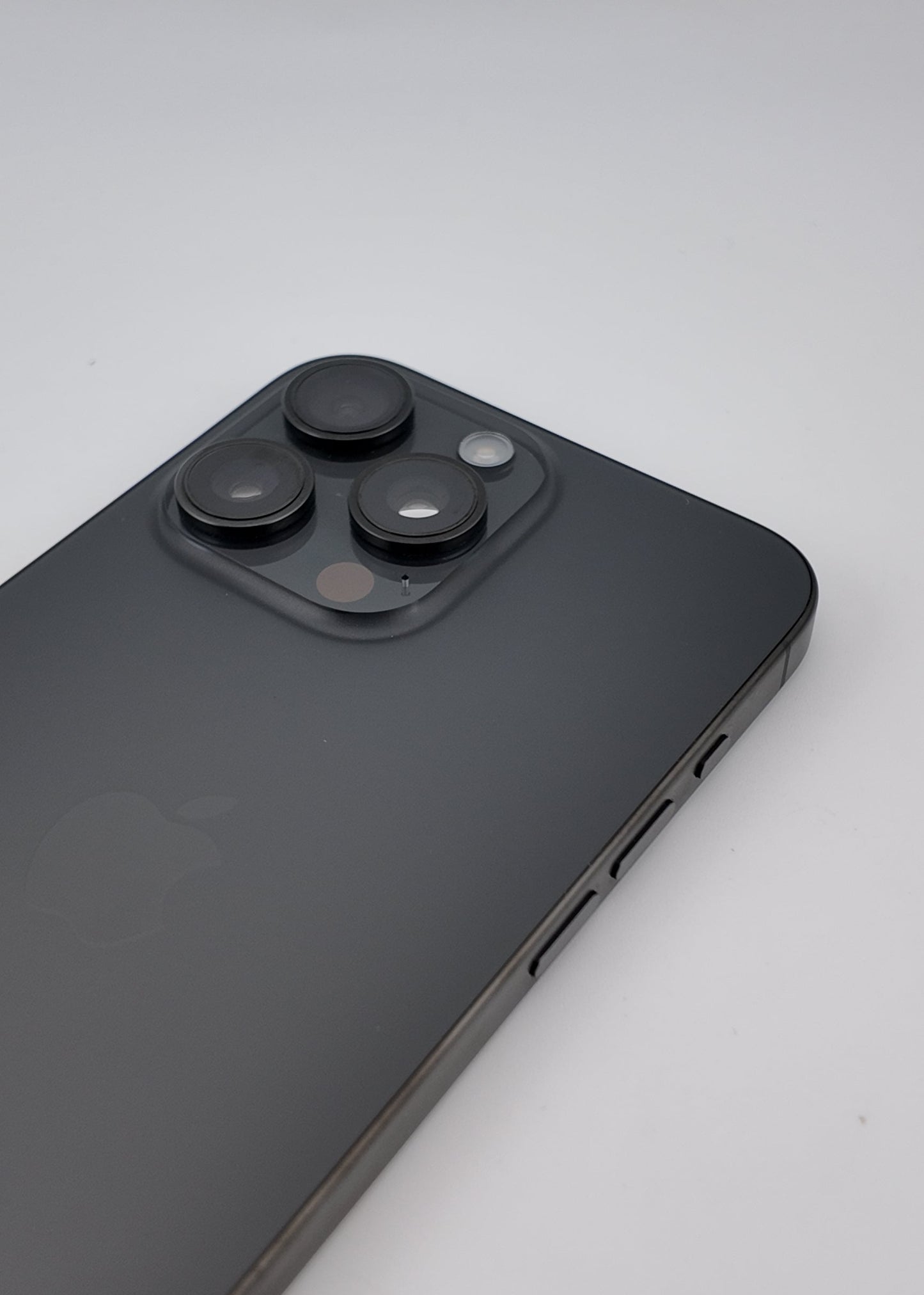 IPHONE 15 PRO MAX / NEGRO TITANIO / 256GB