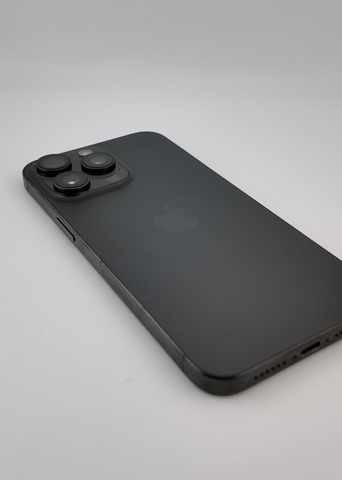 IPHONE 15 PRO MAX / NEGRO TITANIO / 256GB
