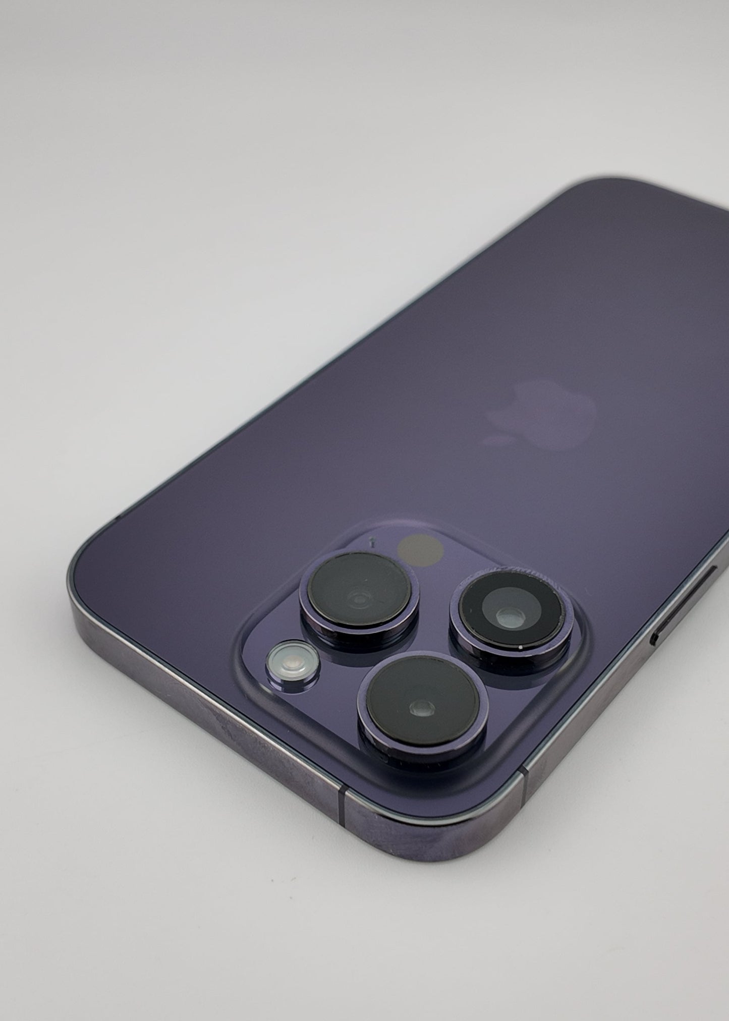 IPHONE 14 PRO / MORADO OSCURO / 256GB